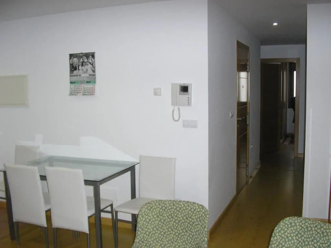 Apartamento con balcón