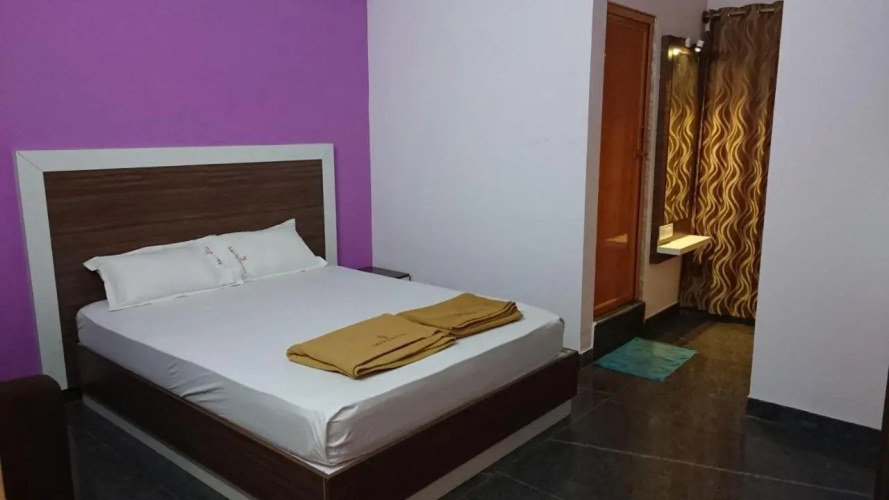 Sapphire inn