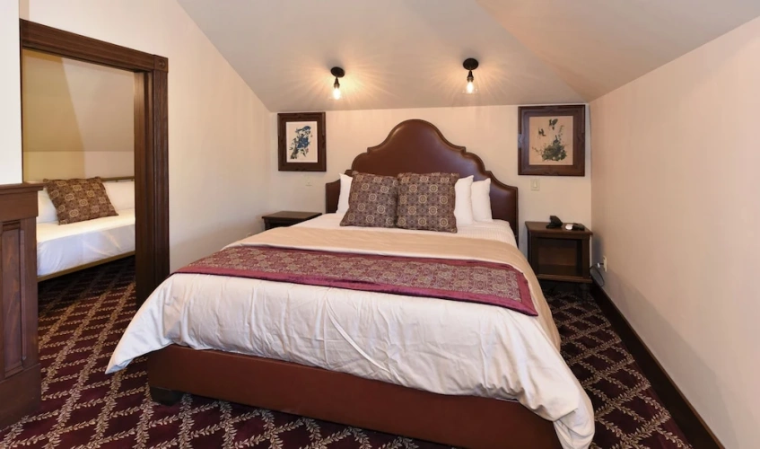 Deluxe Double Suite with balcony