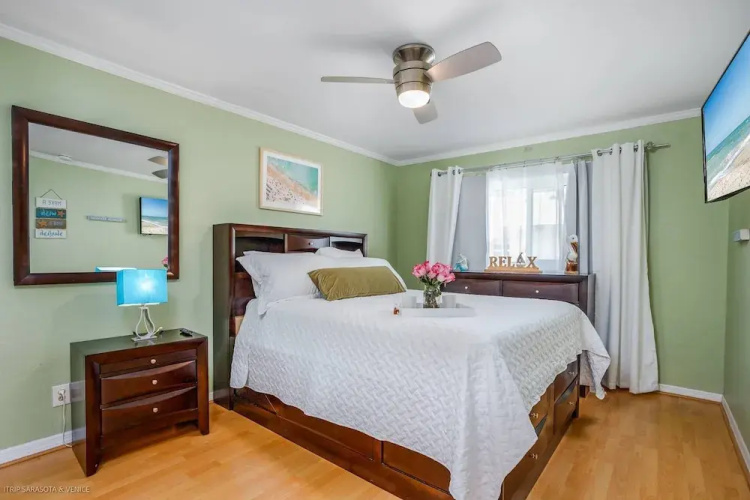 Coastal Breeze Siesta Entire 4-unit Complex With Dock
