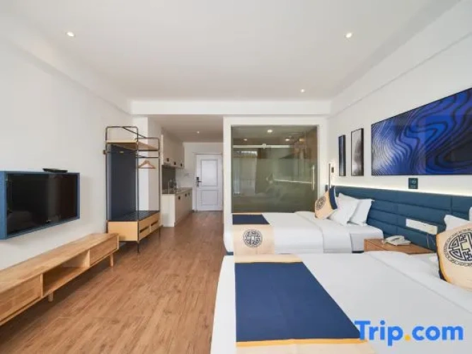 Standard Quadruple room with balcony