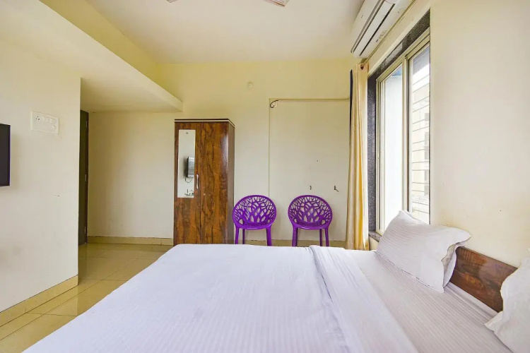 FabHotel Golden Leaf