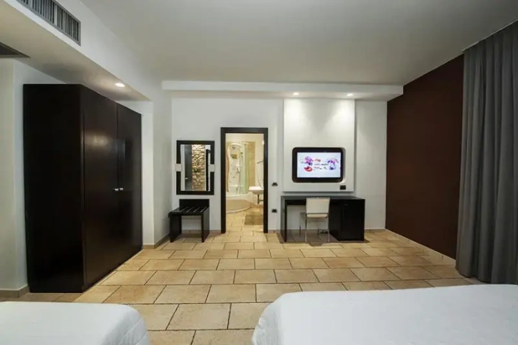 Standard Triple room