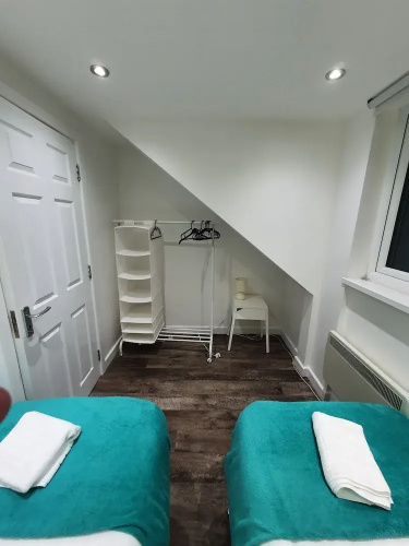 Chic Spacious Apartment in Peterborough