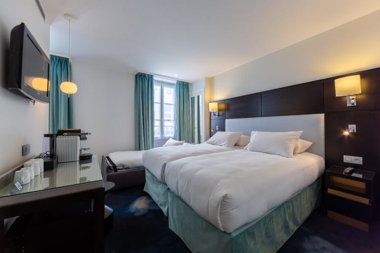 Standard Triple room 