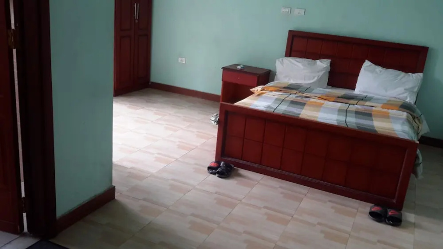 20/20 Guest House