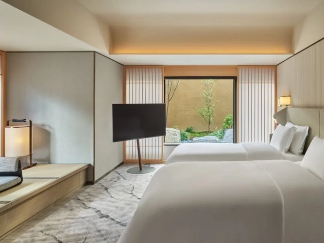 Premier Twin Suite with garden view