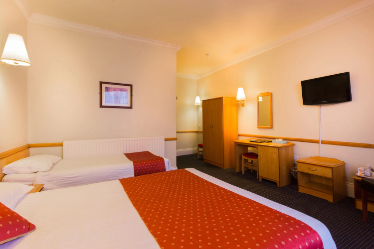 Carlton Hotel