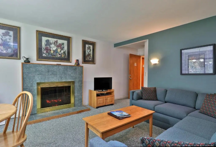 Cedarbrook Queen Suite 108