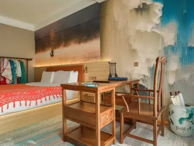 Gushi Hotel (Baolong Building 3)