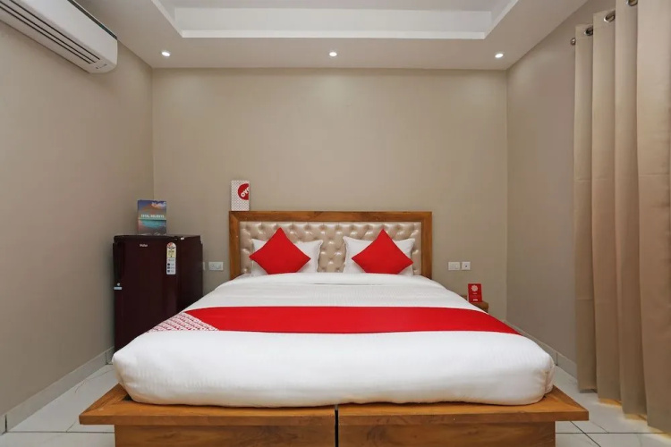 OYO 24626 Palm Garden Suites