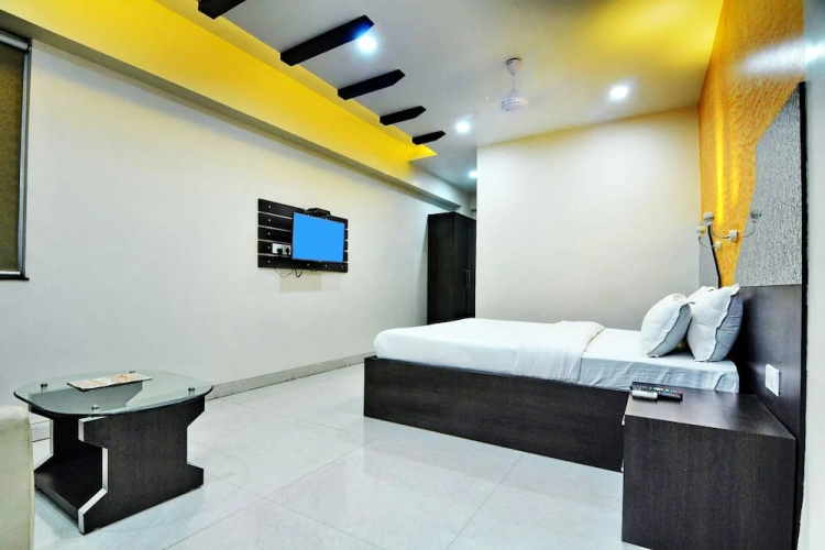Hotel Savera