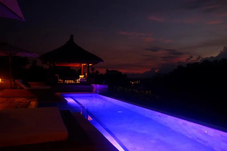 Villa SantaiOver view