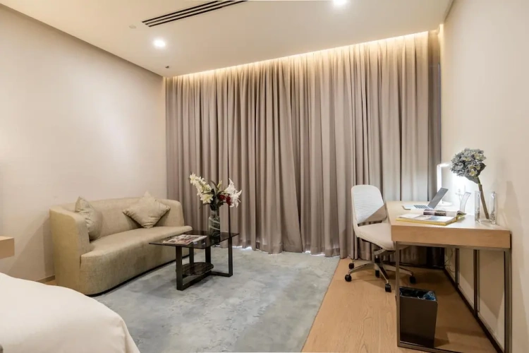 Business Double Studio