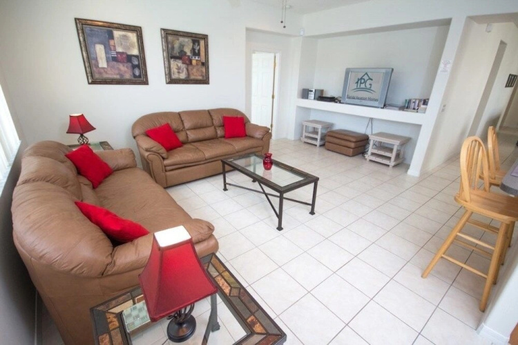 Sunrise Lakes 4 bed / 2.5 bath home