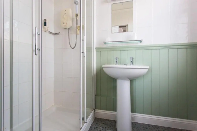 Standard Quadruple room with view
