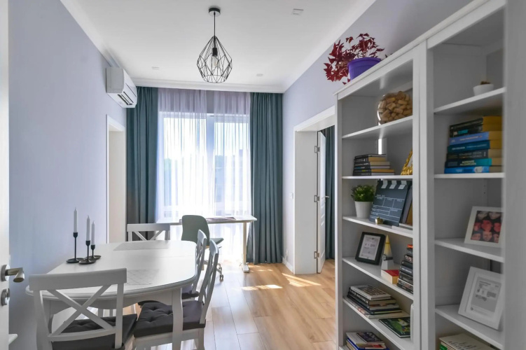 - The Blue Apartment - 1BD with Artistic Interior Design