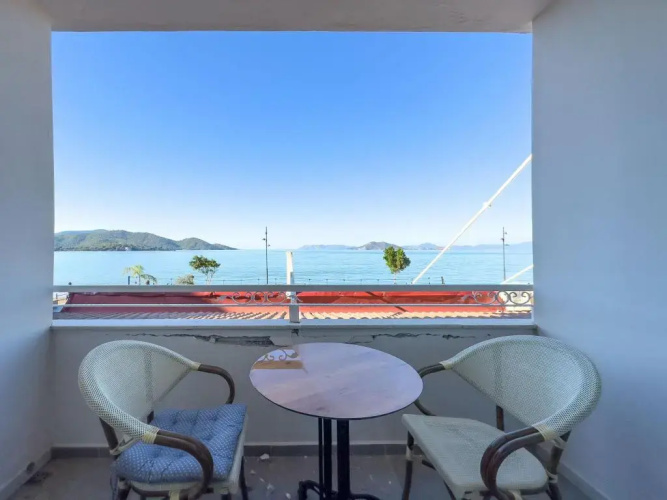 Cloud 9 Rooms