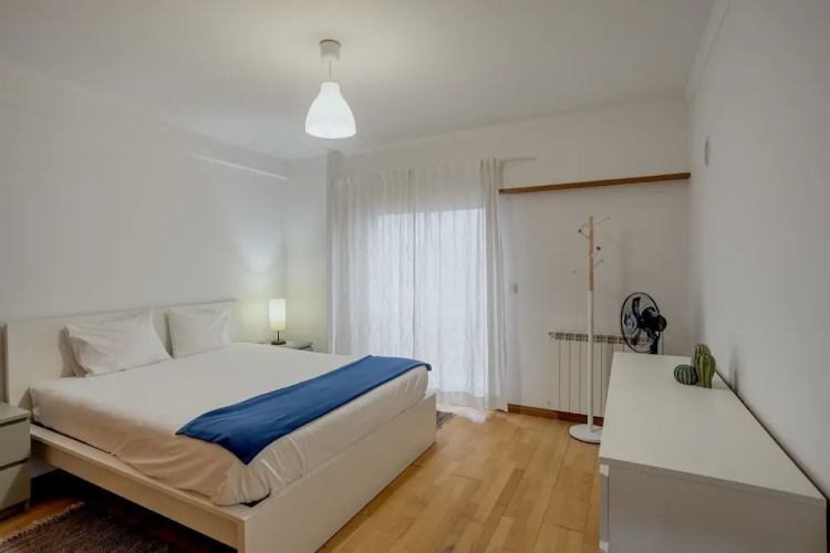 Carcavelos Modern Apartment by Homing