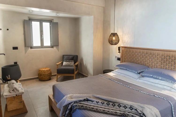 Almyra Studios & Apartments