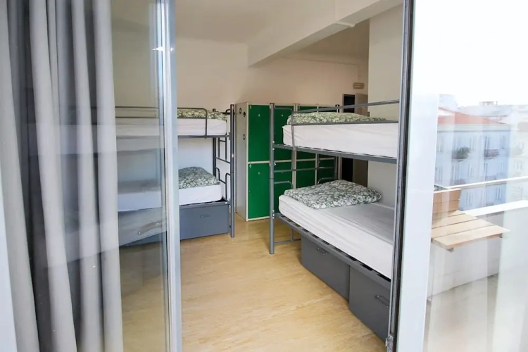 Bed in Dorm with balcony