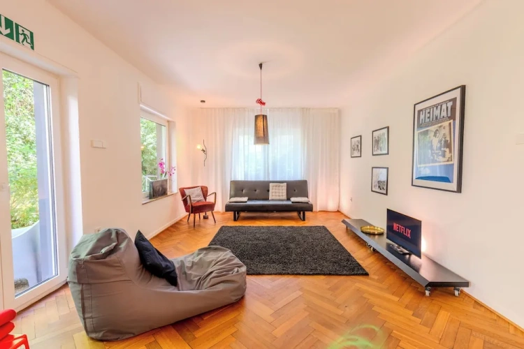 Deluxe Apartment