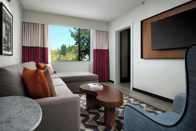 1 Bedroom Standard Suite