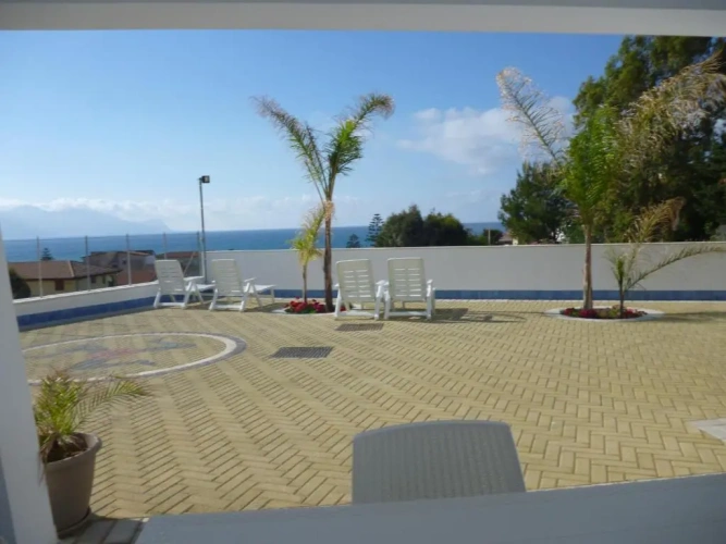 Apartment with sea view