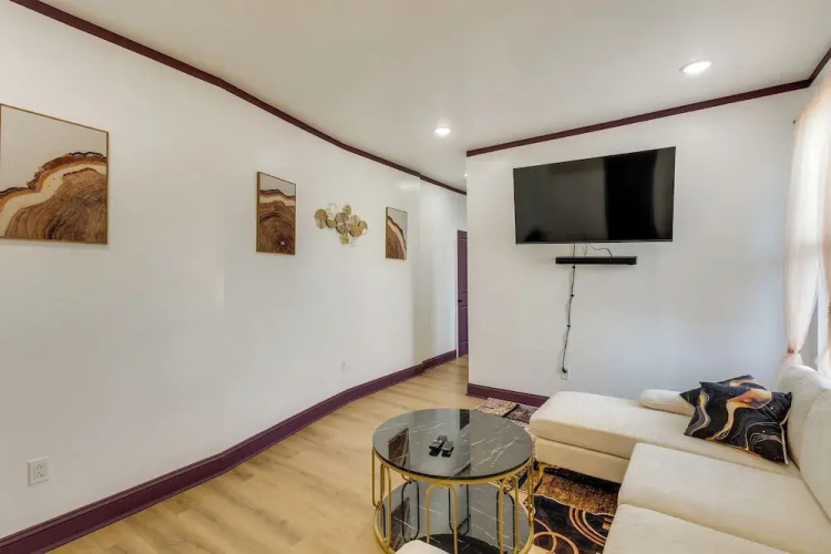 7 Mi to Philly Stadiums! Charming Apartment
