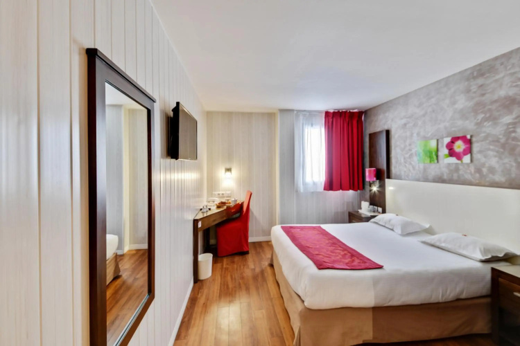 Hotel Paris Pacific