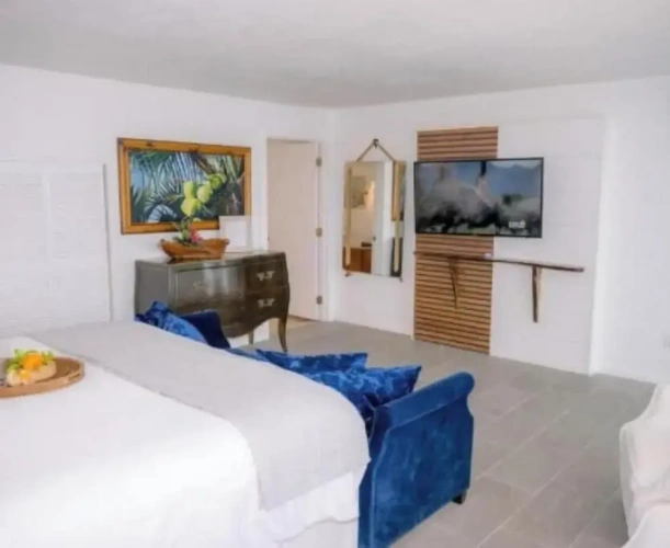 Suite with balcony