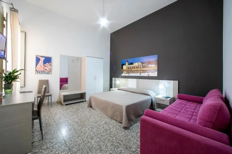 Standard Triple room