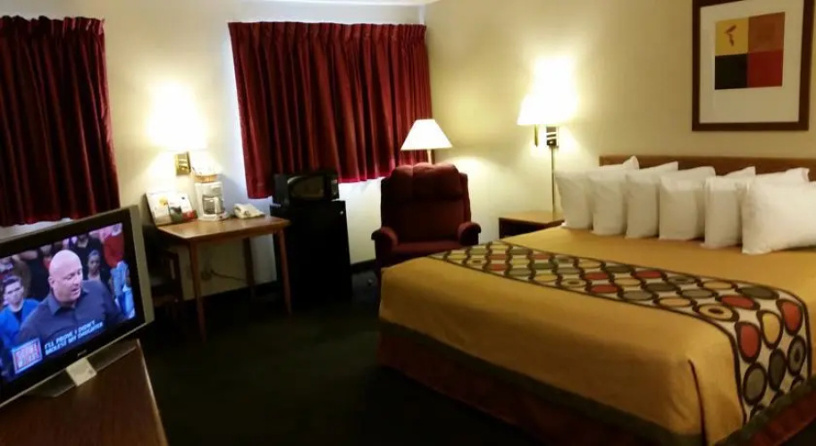 Super 8 Trinidad