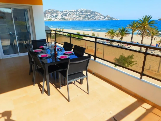 2 Bedrooms Apartment with balcony