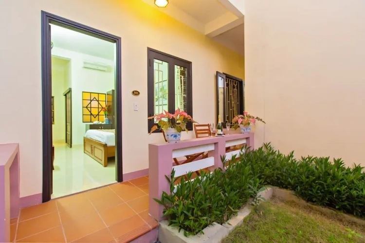Deluxe Double room with balcony and with garden view