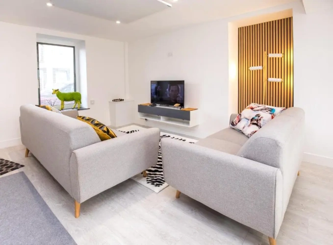 2 Bedrooms Cottage