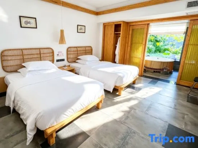 Standard Twin Family room