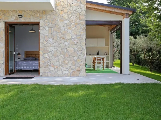 Standard Quadruple room with pool view