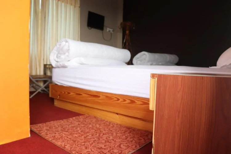 Hotel Young's Stupa