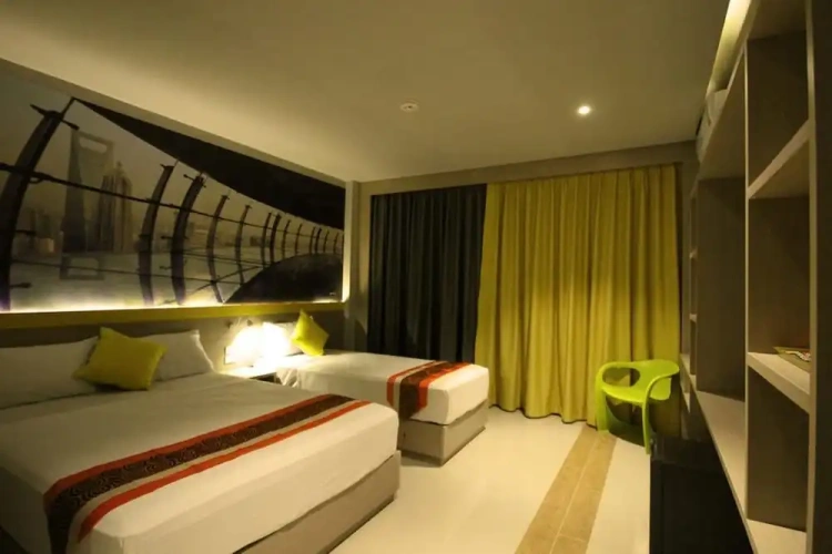 Standard Triple room