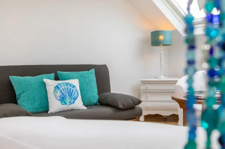 Bright Apartment Near Beach