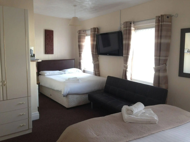 Henson Hotel