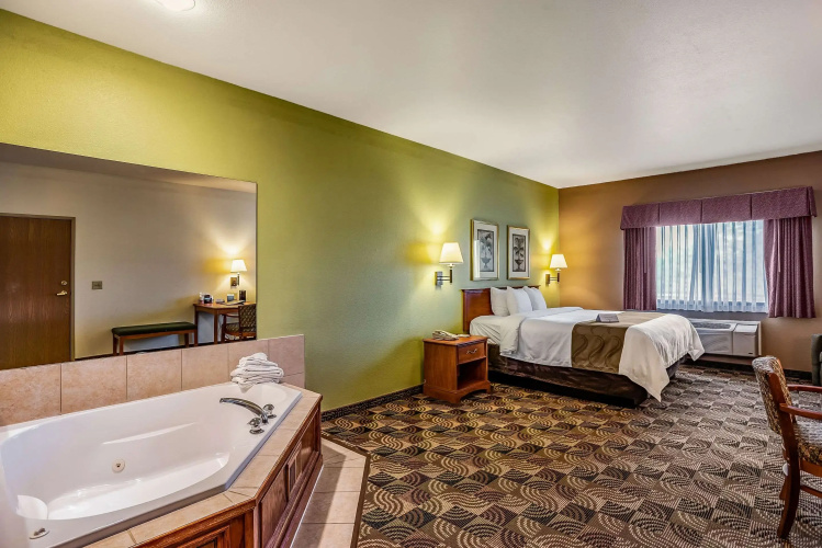Quality Inn & Suites Hannibal West