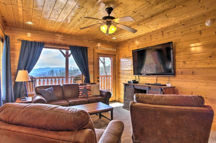 Pigeon Forge Mountain Cabin: Hot Tub & Resort Pool