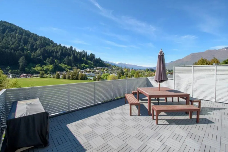 Central Mountain View Paradise