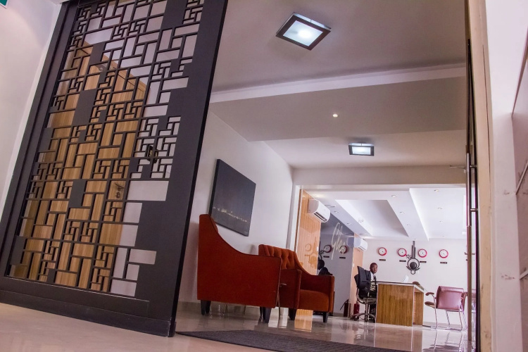 Glee Hotel