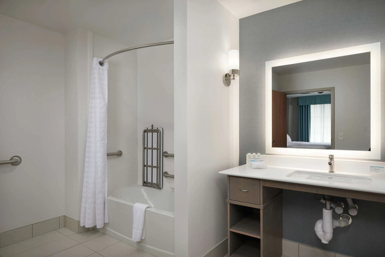 Homewood Suites by Hilton Cincinnati-Midtown, OH