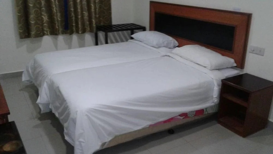 Sweet Hotel
