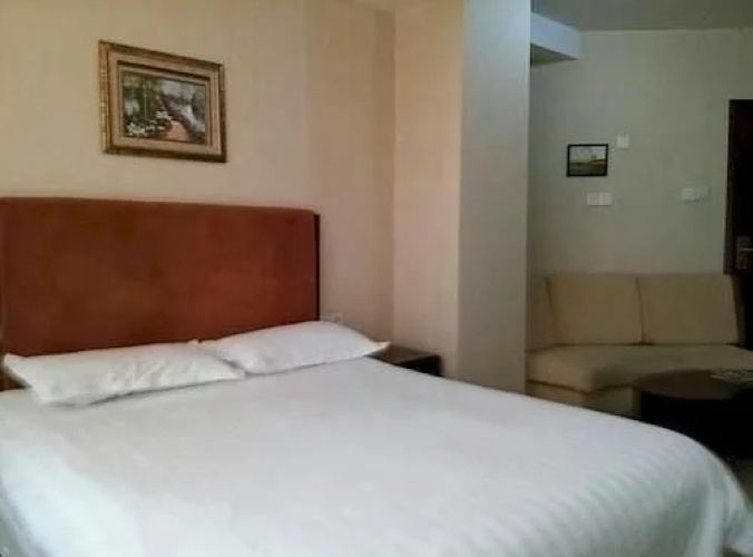 Wuhan 1 Plus 1 Hotel