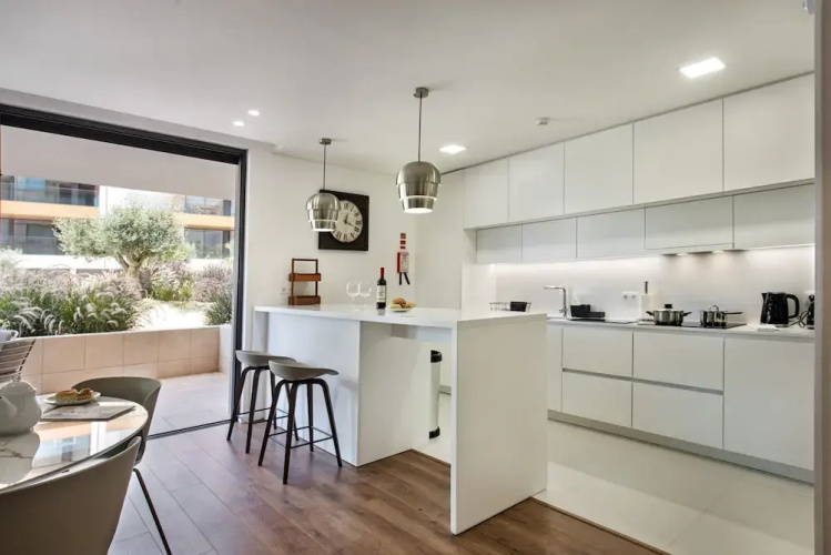 Del Mar Apartment - BT